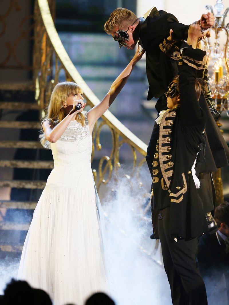 Taylor Swift at 2012 American Music Awards — photo 393