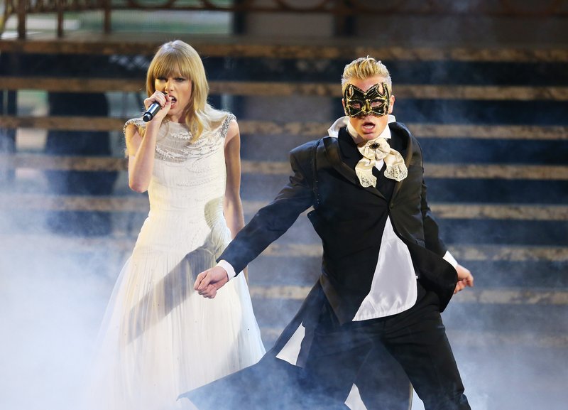 Taylor Swift at 2012 American Music Awards — photo 396