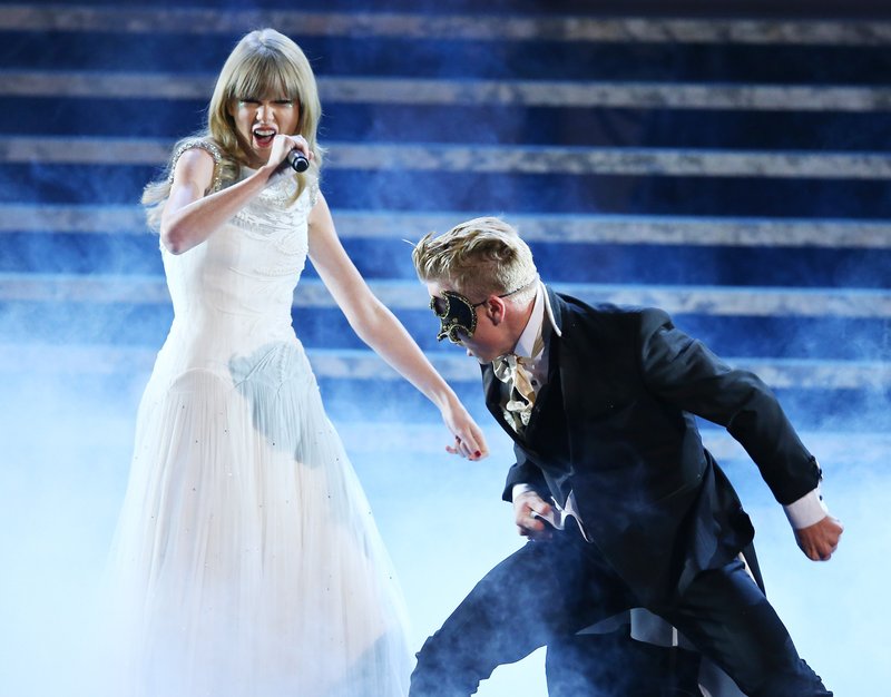 Taylor Swift at 2012 American Music Awards — photo 399