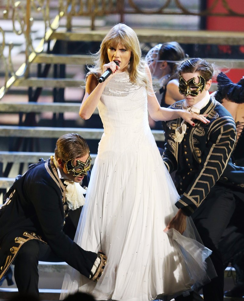 Taylor Swift at 2012 American Music Awards — photo 401