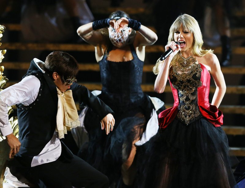 Taylor Swift at 2012 American Music Awards — photo 414