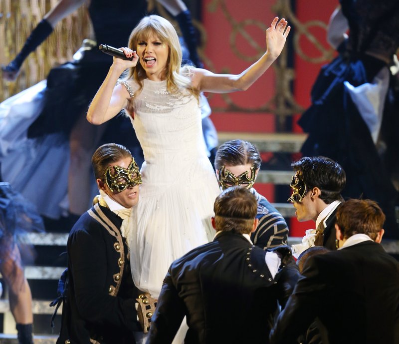 Taylor Swift at 2012 American Music Awards — photo 422