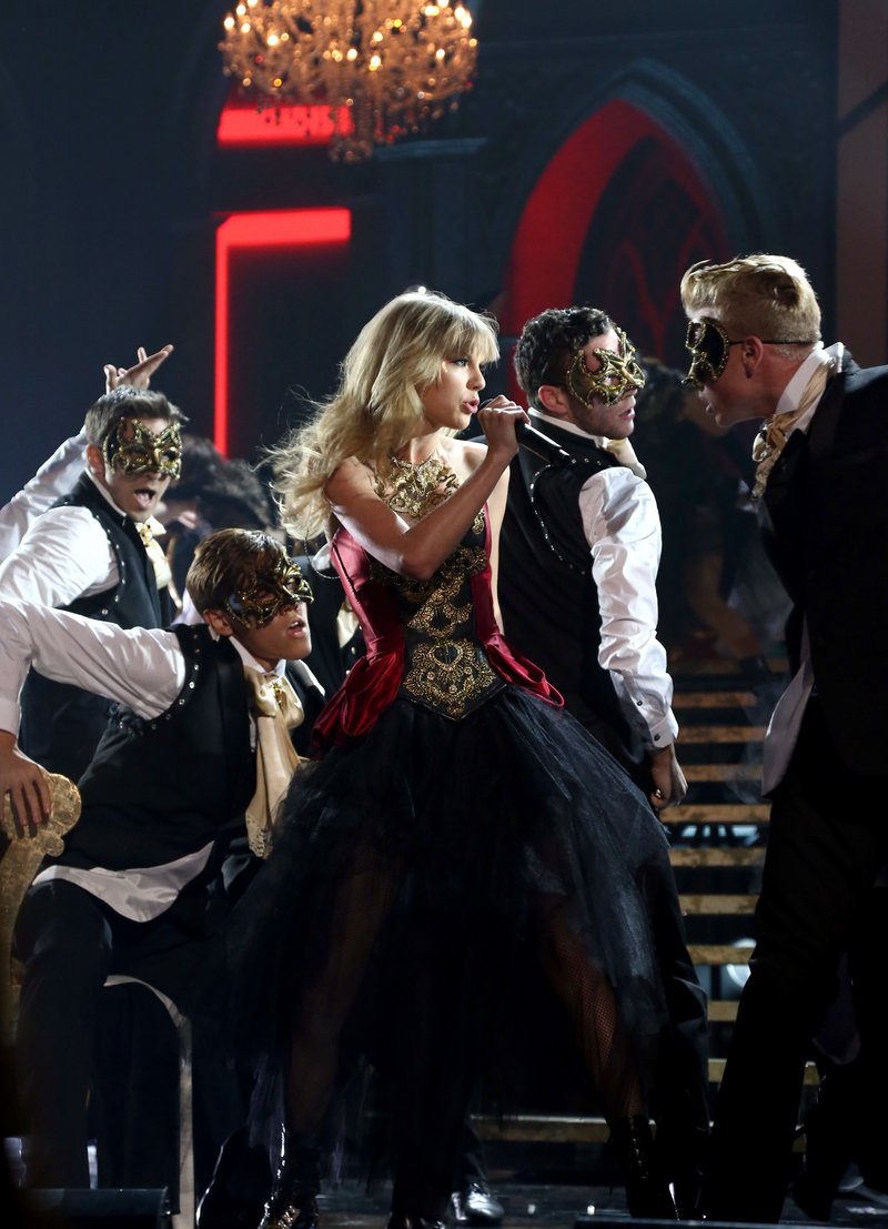 Taylor Swift at 2012 American Music Awards — photo 444