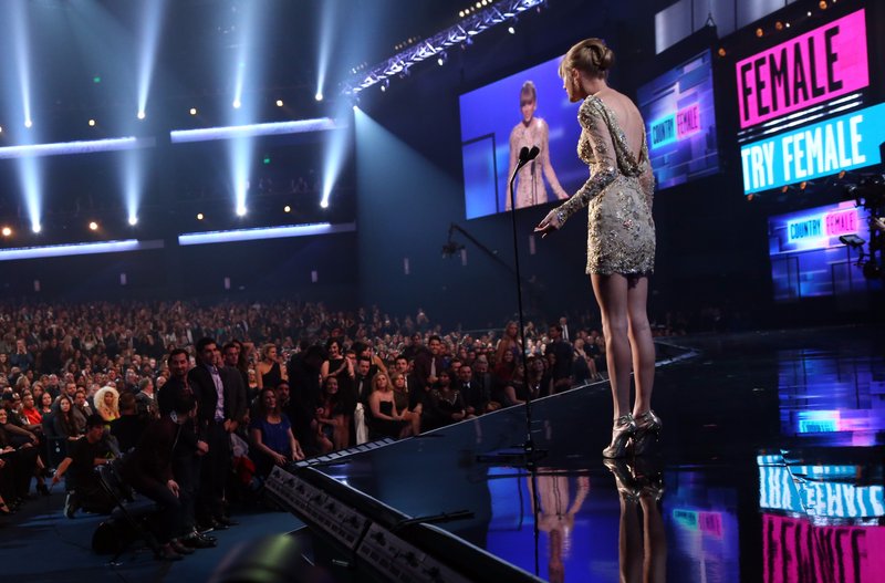 Taylor Swift at 2012 American Music Awards — photo 452