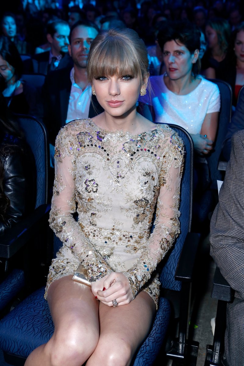 Taylor Swift at 2012 American Music Awards — photo 453