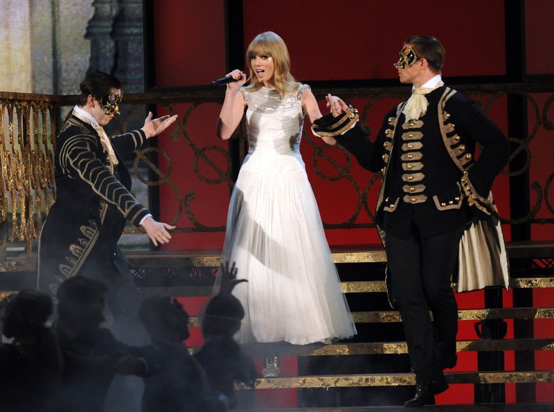 Taylor Swift at 2012 American Music Awards — photo 518