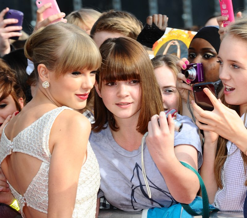 Taylor Swift at BBC Radio 1 Teen Awards — photo 28