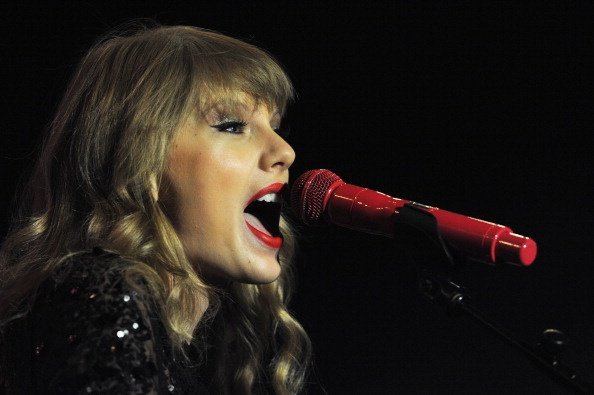 Taylor Swift at BBC Radio 1 Teen Awards — photo 49