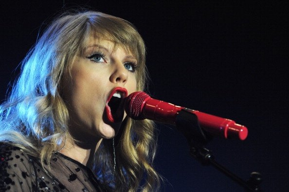 Taylor Swift at BBC Radio 1 Teen Awards — photo 50