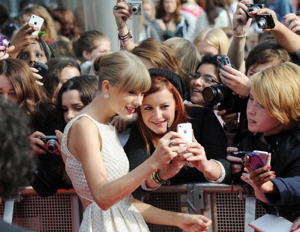 Taylor Swift at BBC Radio 1 Teen Awards — photo 74