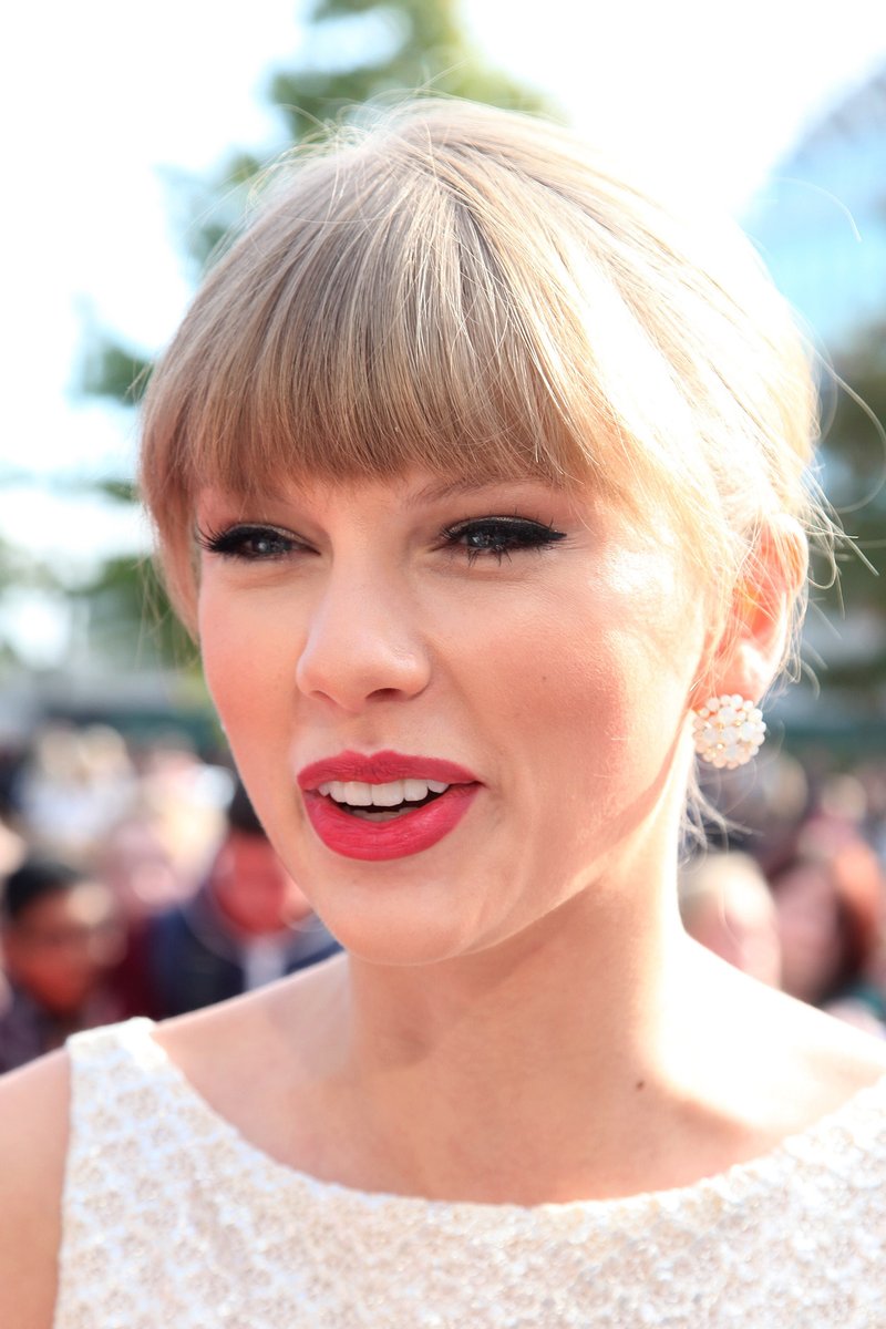 Taylor Swift at BBC Radio 1 Teen Awards — photo 95