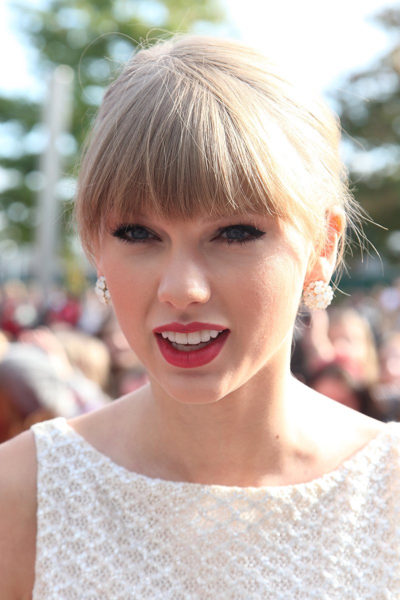 Taylor Swift at BBC Radio 1 Teen Awards — photo 97