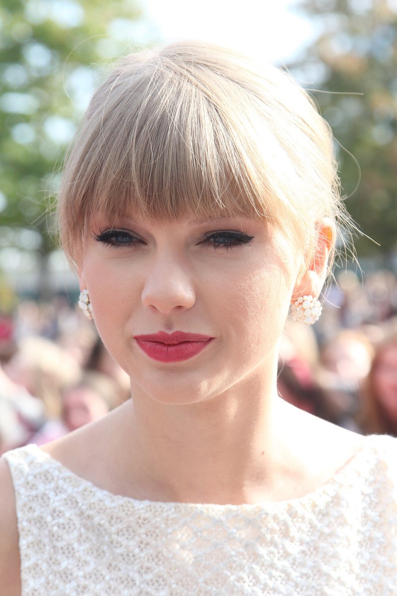 Taylor Swift at BBC Radio 1 Teen Awards — photo 98