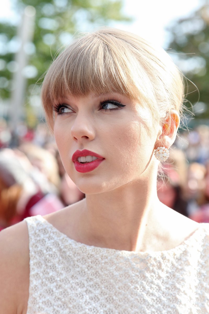 Taylor Swift at BBC Radio 1 Teen Awards — photo 99