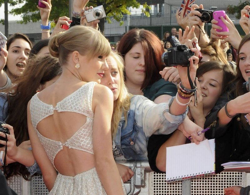 Taylor Swift at BBC Radio 1 Teen Awards — photo 128