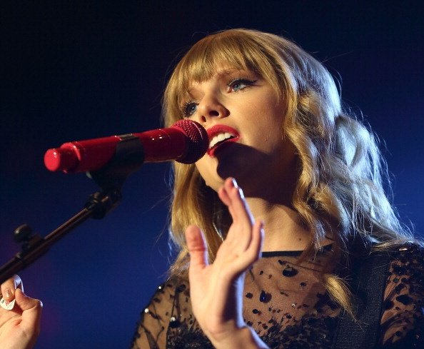 Taylor Swift at BBC Radio 1 Teen Awards — photo 146