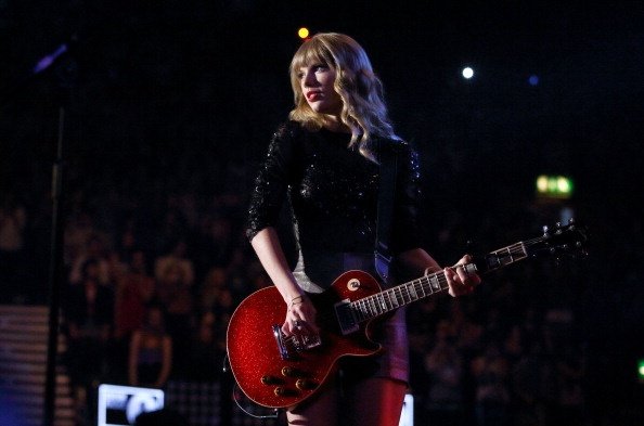 Taylor Swift at BBC Radio 1 Teen Awards — photo 159