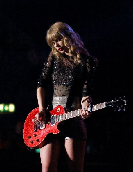 Taylor Swift at BBC Radio 1 Teen Awards — photo 170