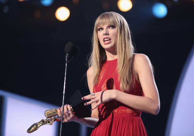 Taylor Swift at 2012 Billboard Music Awards — photo 40