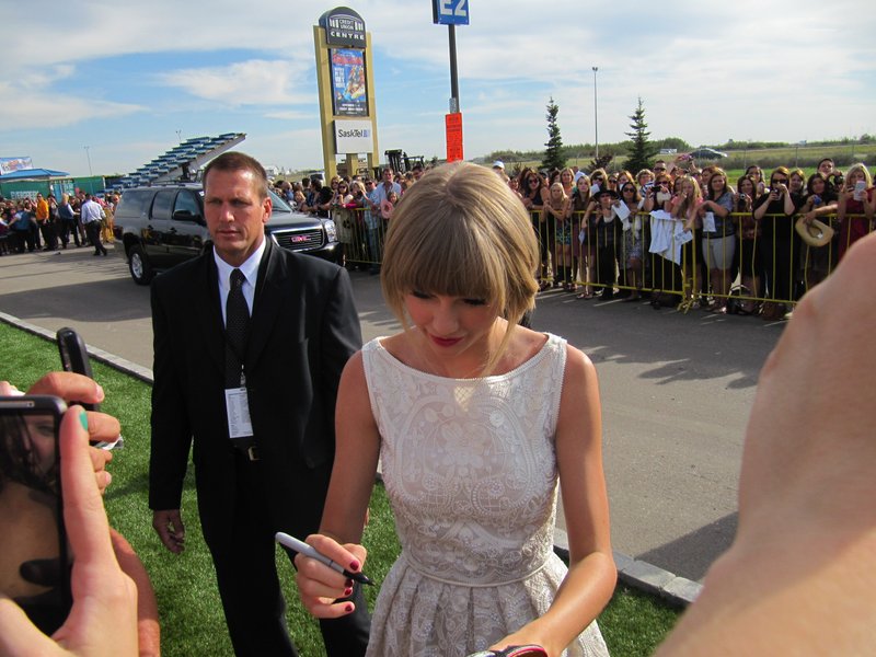 Taylor Swift at 2012 CCMA Awards — photo 33