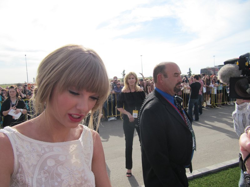 Taylor Swift at 2012 CCMA Awards — photo 35