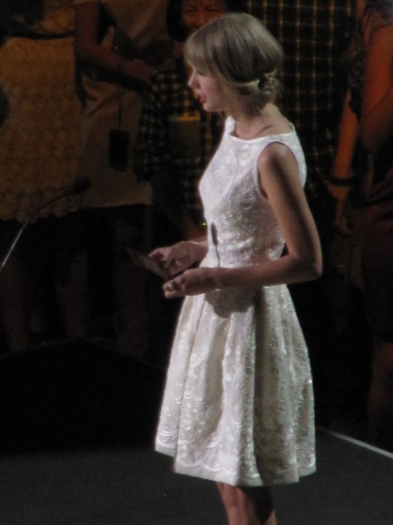 Taylor Swift at 2012 CCMA Awards — photo 37