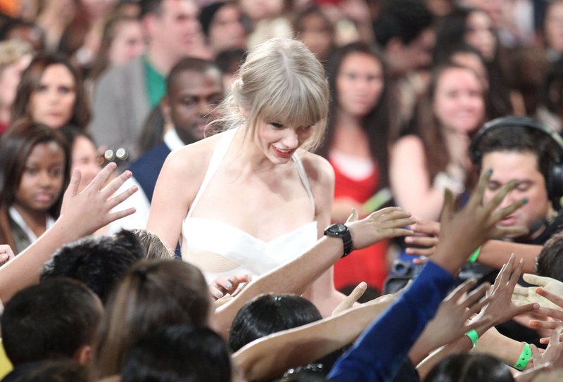 Taylor Swift at 2012 Kids' Choice Awards — photo 54