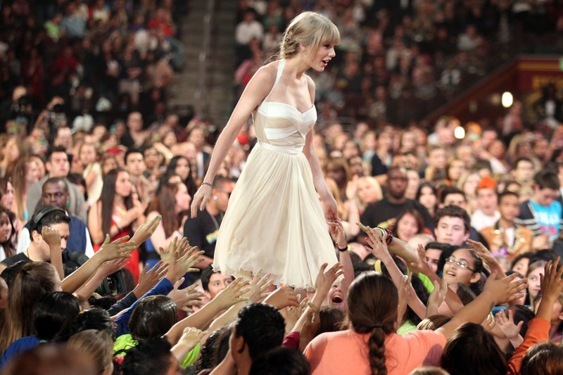 Taylor Swift at 2012 Kids' Choice Awards — photo 64