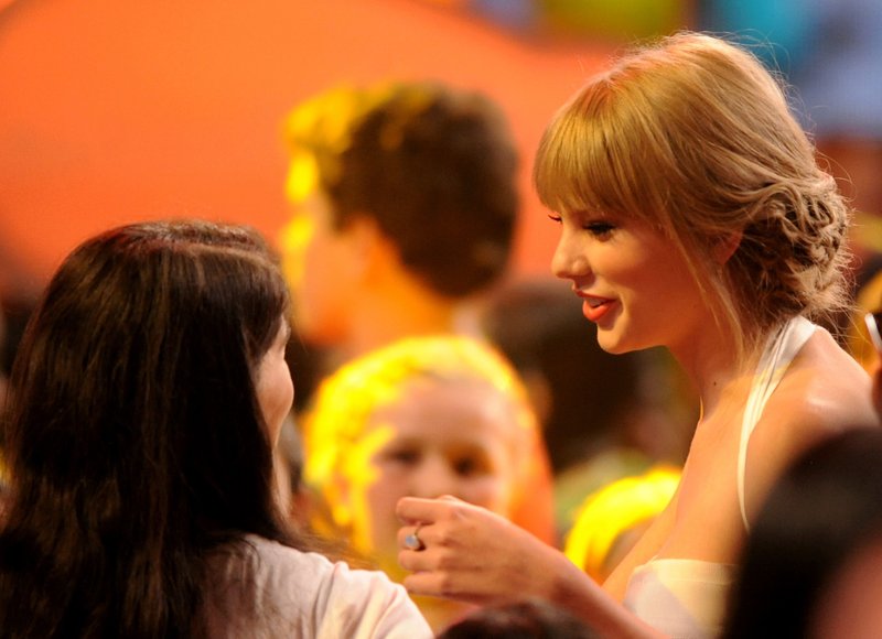 Taylor Swift at 2012 Kids' Choice Awards — photo 65