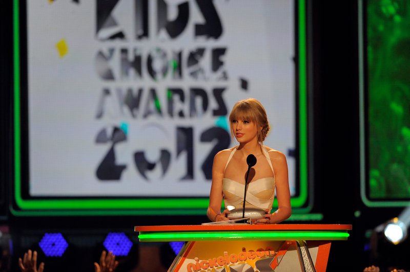 Taylor Swift at 2012 Kids' Choice Awards — photo 75