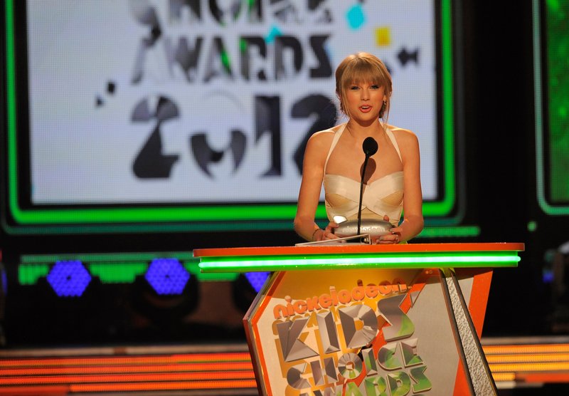 Taylor Swift at 2012 Kids' Choice Awards — photo 78