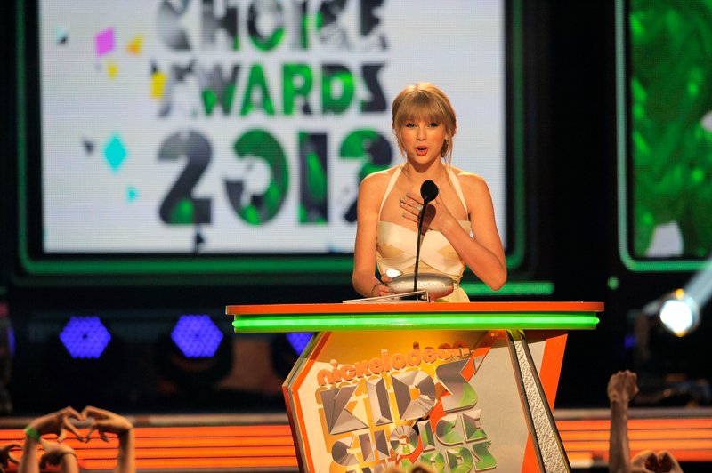 Taylor Swift at 2012 Kids' Choice Awards — photo 82