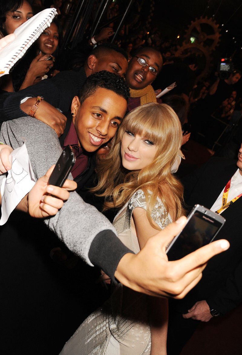 Taylor Swift at 2012 MTV Europe Music Awards — photo 53