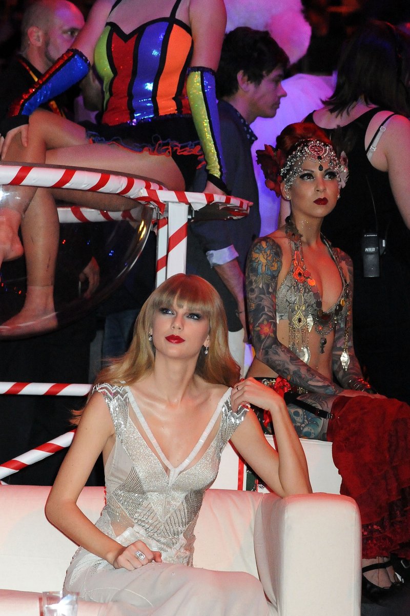 Taylor Swift at 2012 MTV Europe Music Awards — photo 70