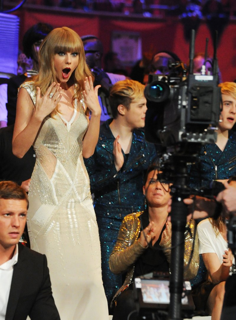 Taylor Swift at 2012 MTV Europe Music Awards — photo 133