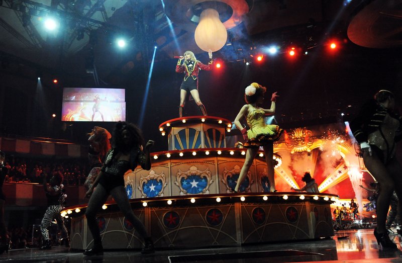 Taylor Swift at 2012 MTV Europe Music Awards — photo 138