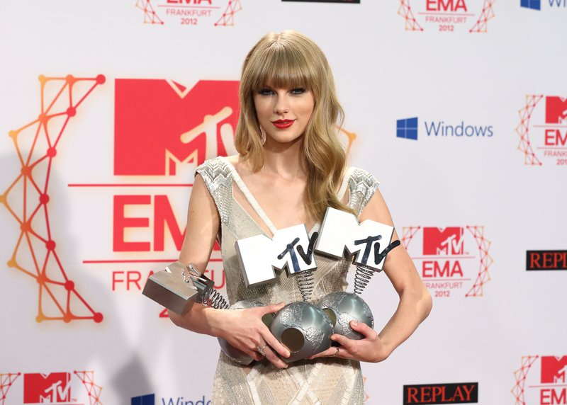Taylor Swift at 2012 MTV Europe Music Awards — photo 150