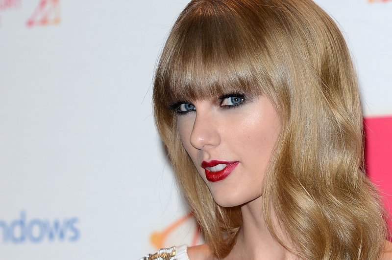 Taylor Swift at 2012 MTV Europe Music Awards — photo 164