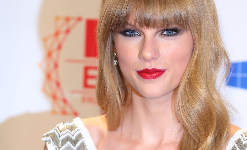 Taylor Swift at 2012 MTV Europe Music Awards — photo 216