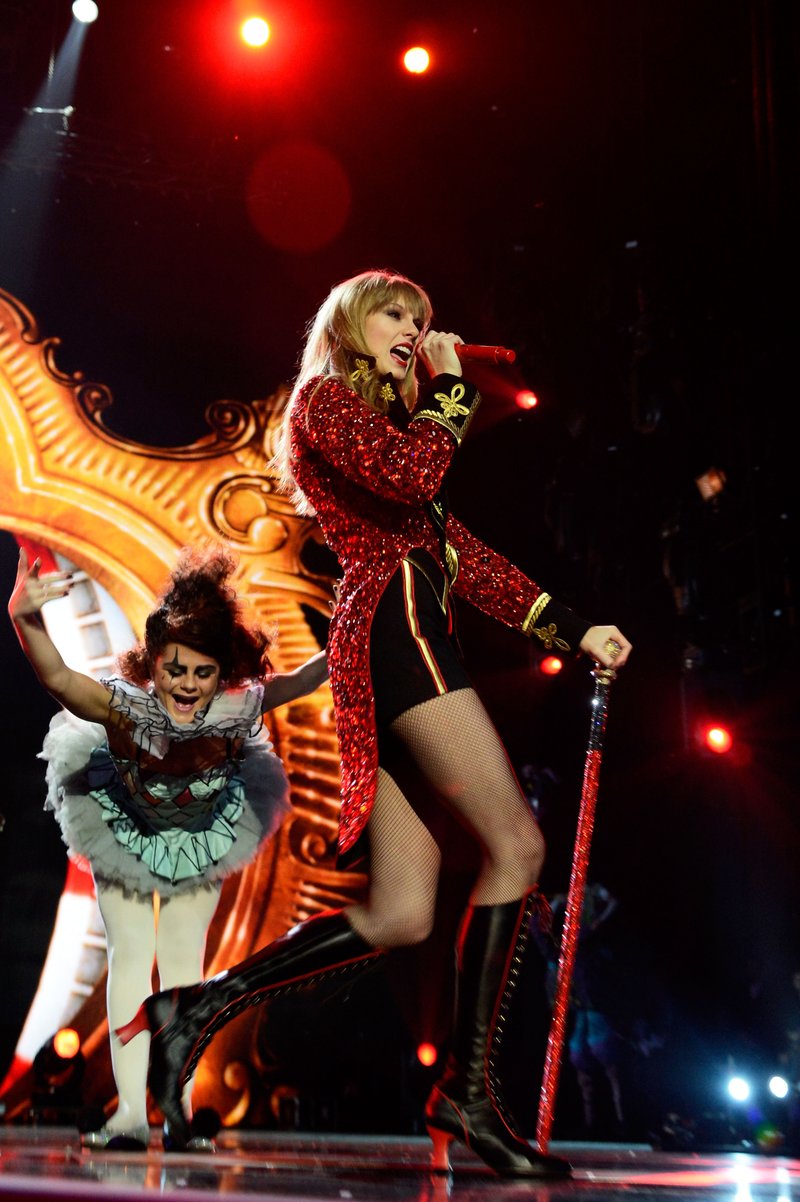 Taylor Swift at 2012 MTV Europe Music Awards — photo 236