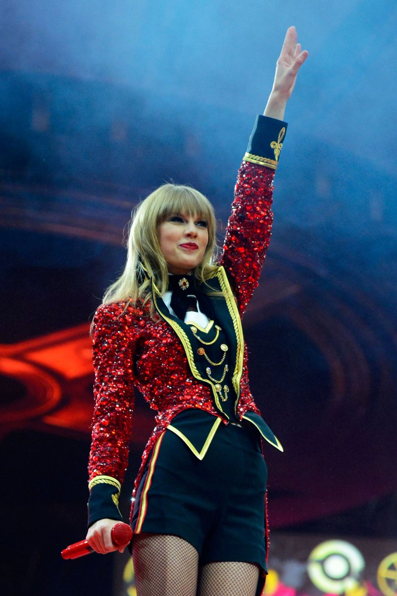 Taylor Swift at 2012 MTV Europe Music Awards — photo 251