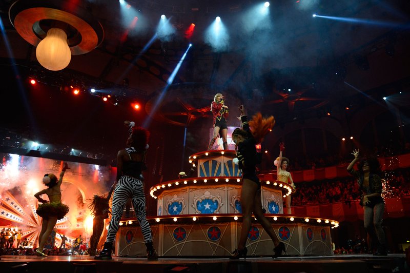 Taylor Swift at 2012 MTV Europe Music Awards — photo 253