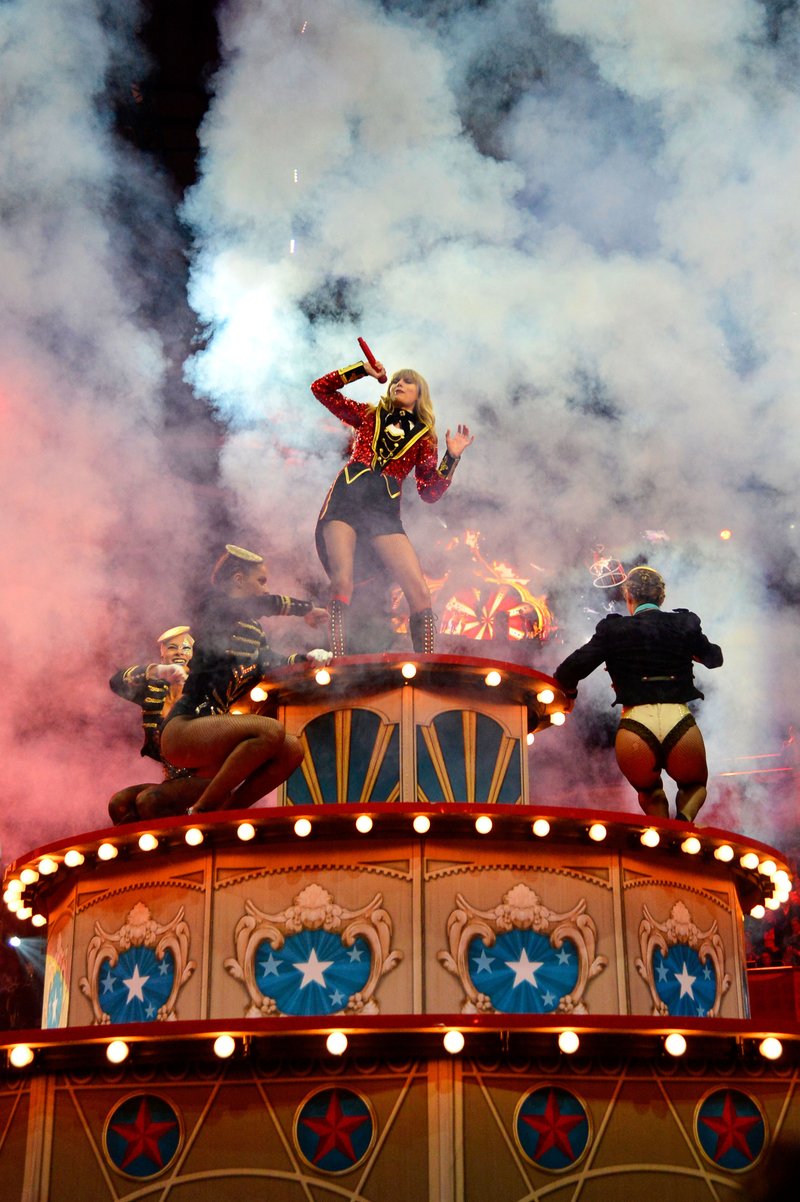 Taylor Swift at 2012 MTV Europe Music Awards — photo 282