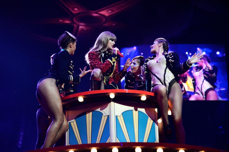 Taylor Swift at 2012 MTV Europe Music Awards — photo 283