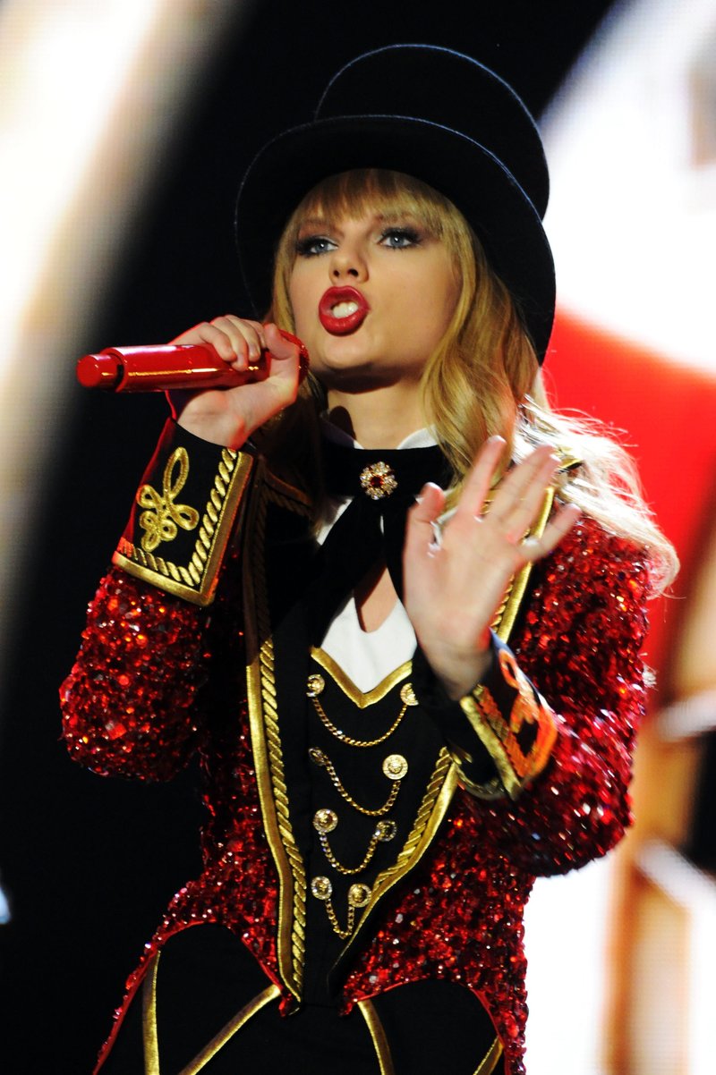 Taylor Swift at 2012 MTV Europe Music Awards — photo 295