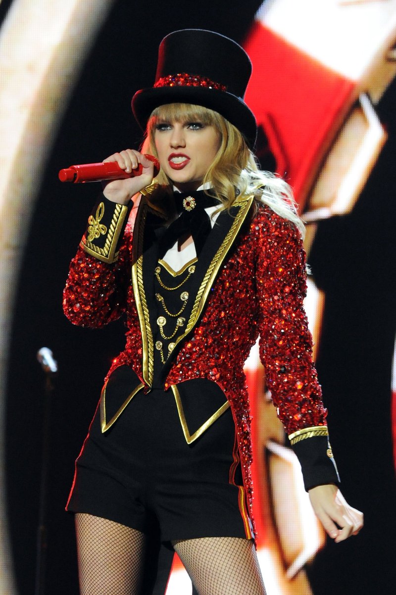 Taylor Swift at 2012 MTV Europe Music Awards — photo 298