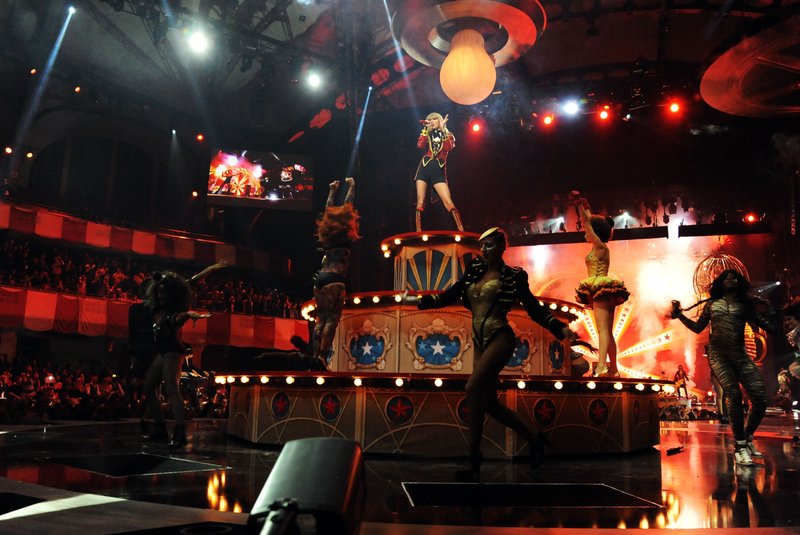 Taylor Swift at 2012 MTV Europe Music Awards — photo 321