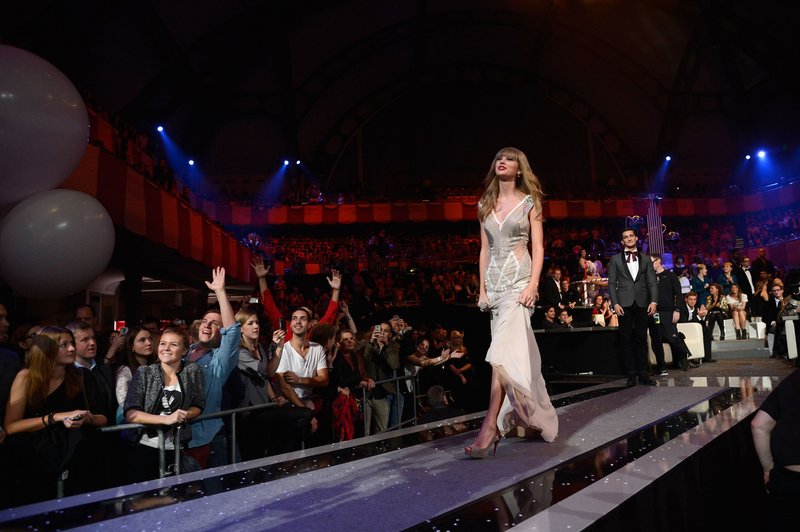 Taylor Swift at 2012 MTV Europe Music Awards — photo 347