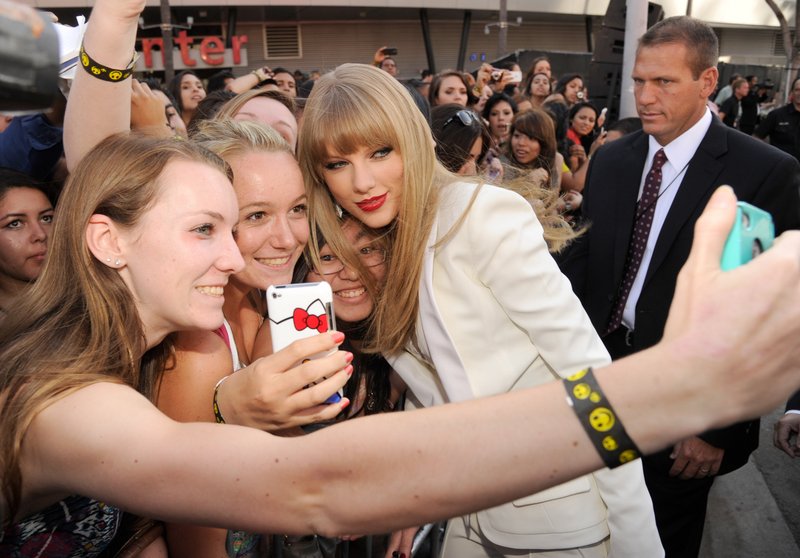 Taylor Swift at 2012 MTV Video Music Awards — photo 35