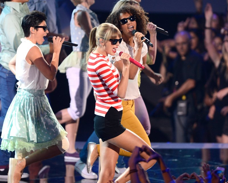 Taylor Swift at 2012 MTV Video Music Awards — photo 70